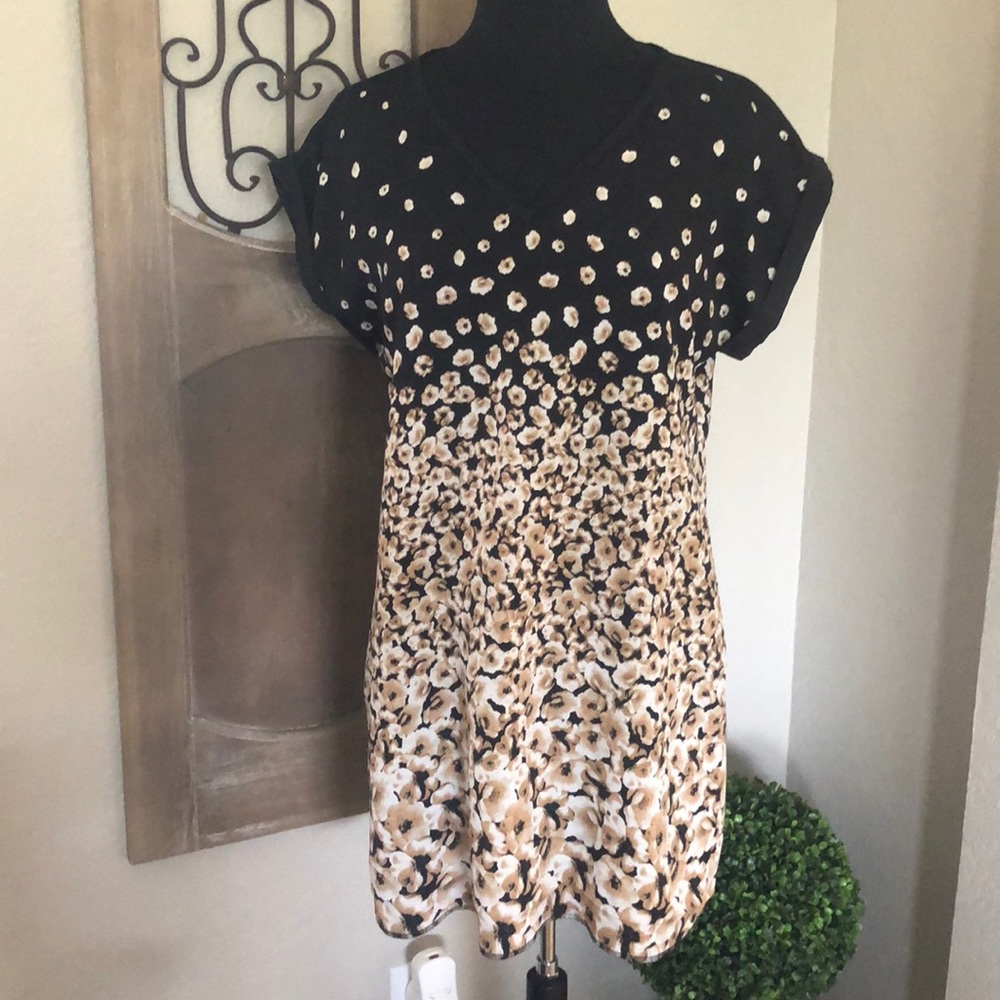 Very cute day dress from New York & Company!